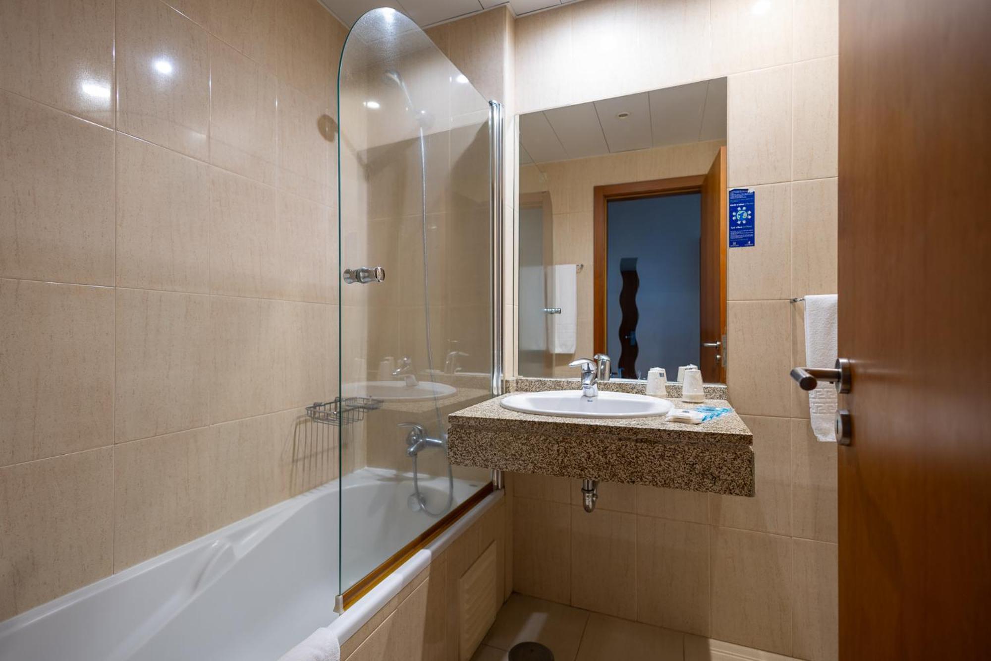 Hotel Apartamentos Geres Ribeiro Zewnętrze zdjęcie