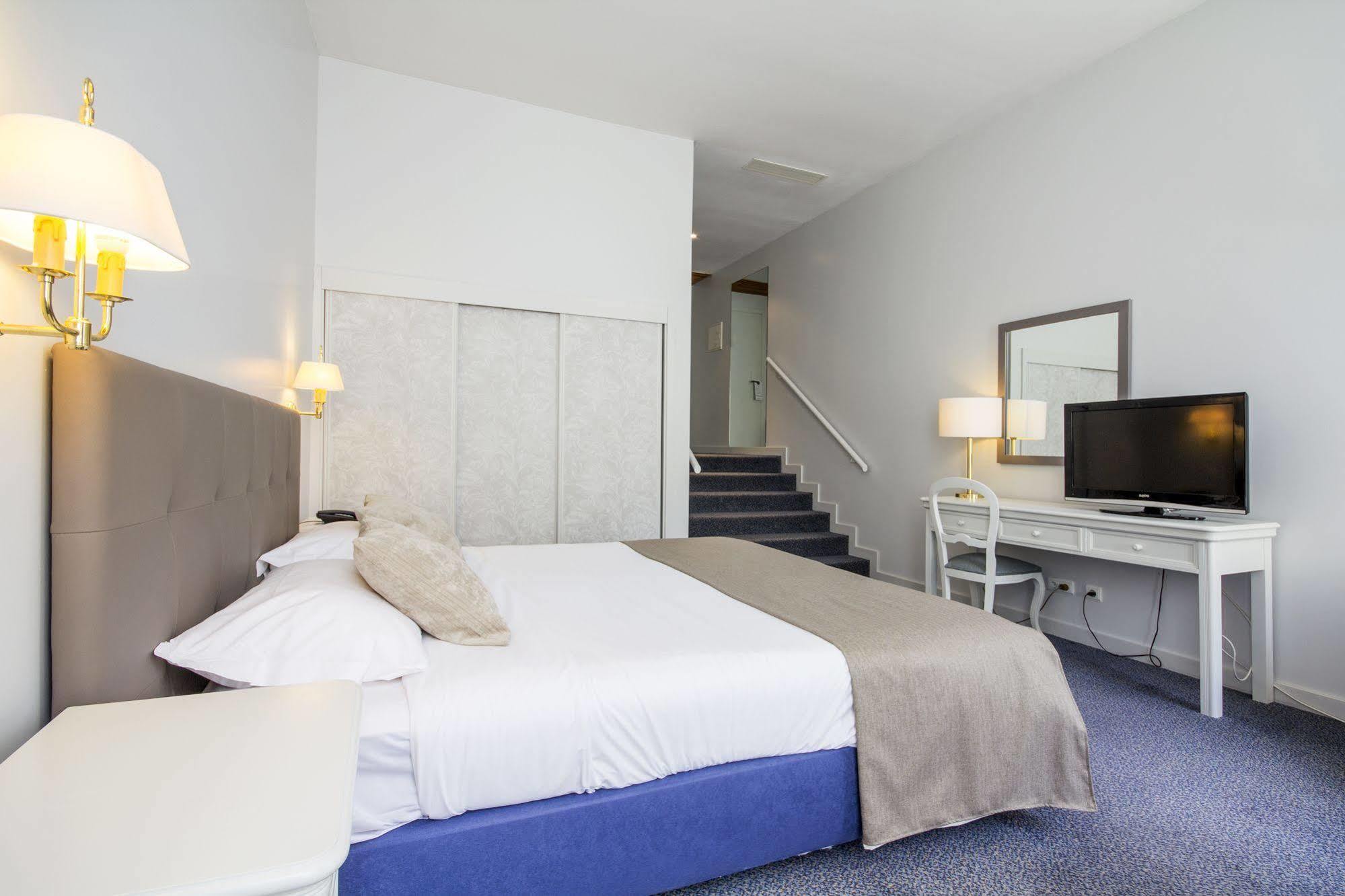 Hotel Apartamentos Geres Ribeiro Zewnętrze zdjęcie